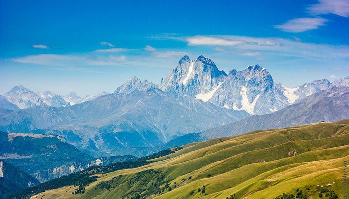 Trekking in Iran, Trekking Damavand, Climb Damavand Mountain, Mount Damavand Expedition5670 metres